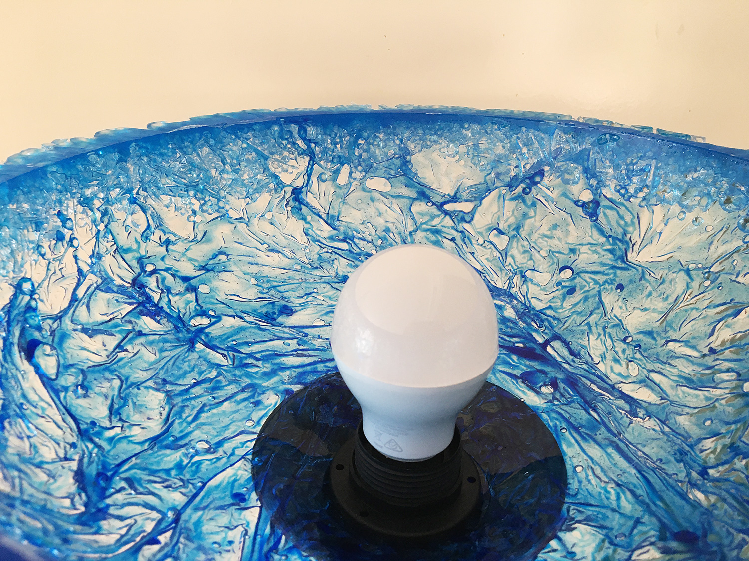 Resin Tip of the Day – Applying Resin to a Curved Surface | Sue Findlay ...